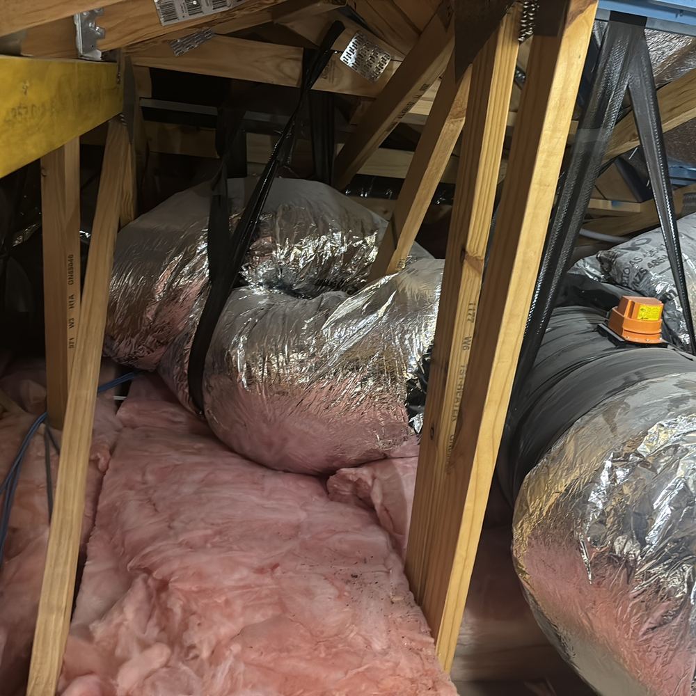Crimped and loose ducts in Beveridge roof spaces